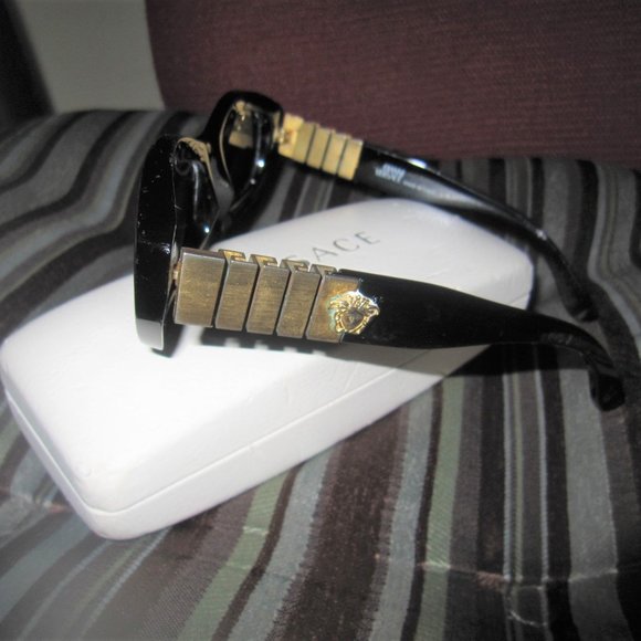 ❤️VERSACE Medusa Head 481/E Col 852 Black Sunglasses + Case